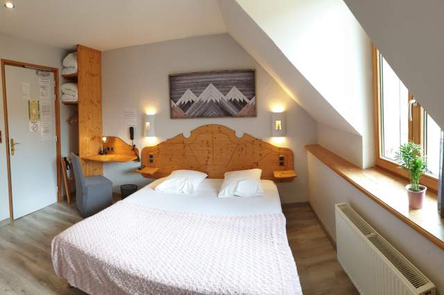 Chambre Triple Auberge de la Rivière · Hôtel Restaurant Haut-Jura