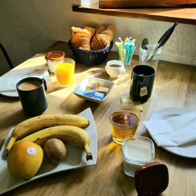 Chambres · Hotel Restaurant Haut-Jura, Foncine-le-Haut · Auberge de la Rivière  Petit-déjeuner