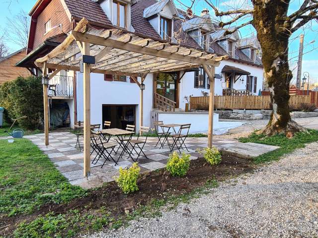 Pergola - Auberge de la Rivière - Foncine-le-Haut 39460 <br />
 