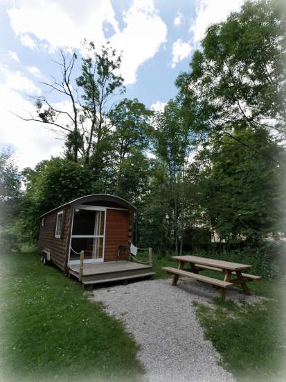 Gites Roulottes Haut-Jura, Foncine-le-Haut · Auberge de la Rivière